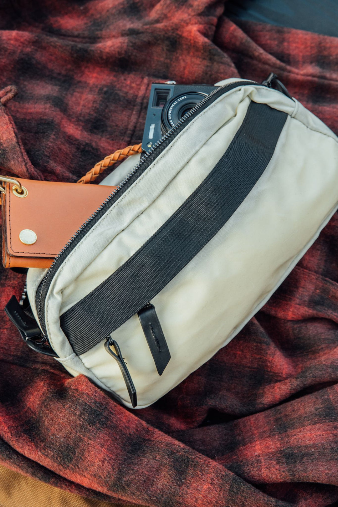 Canyon Crossbody Pack - Frost Waxed Canvas