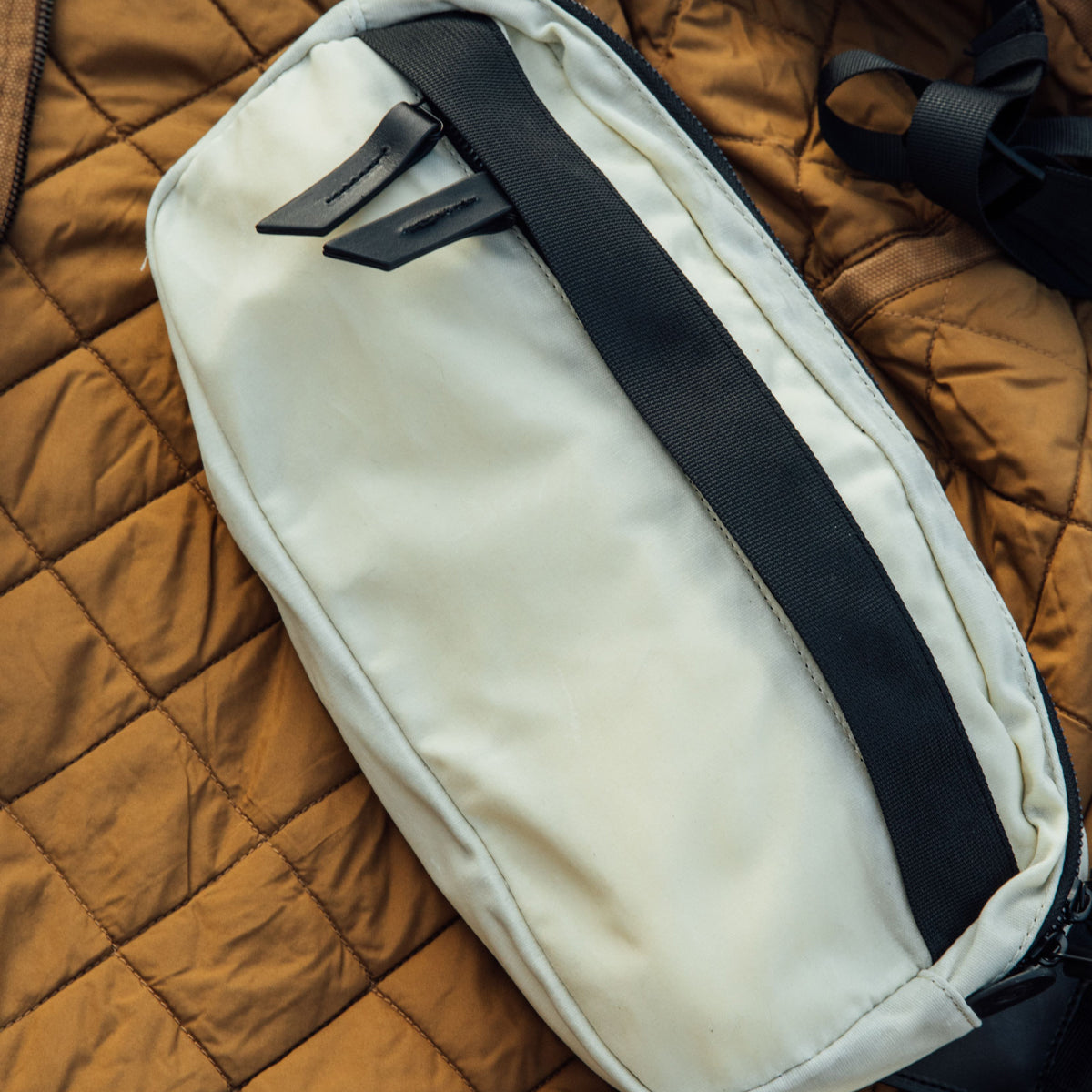 Canyon Crossbody Pack Frost Waxed Canvas